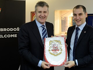Predstavnici NS Gibraltara gosti HNS-a