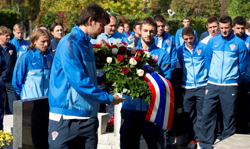 Hrvatske reprezentacije posjetile Markovićev grob