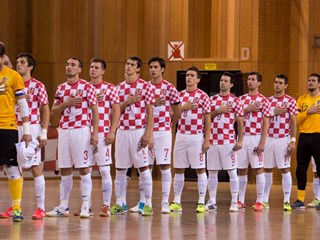 Hrvatska sa Španjolcima i Česima