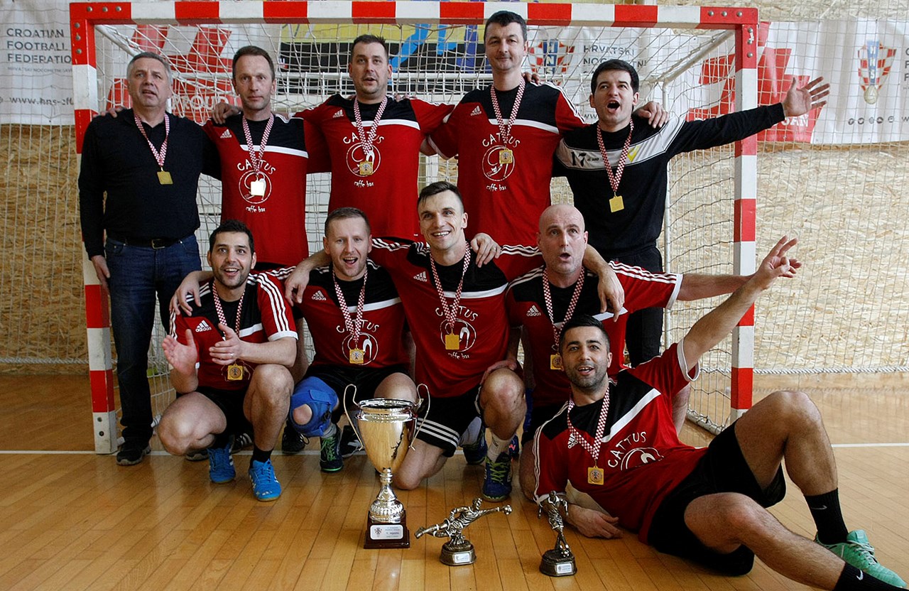Video: Održano 15. Dvoransko prvenstvo veterana HNS-a
