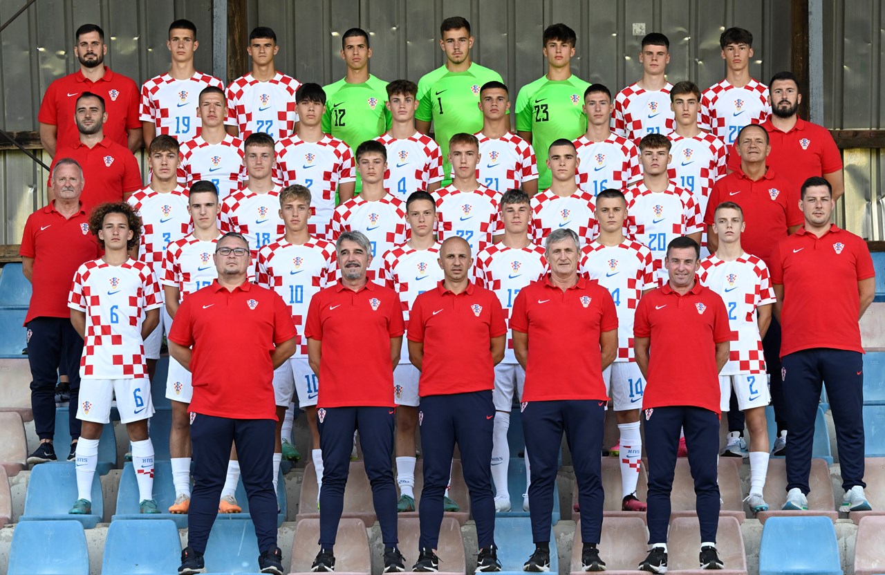 Ljetni kamp Hrvatske U-17 u Belom Manastiru, potom Telki Cup