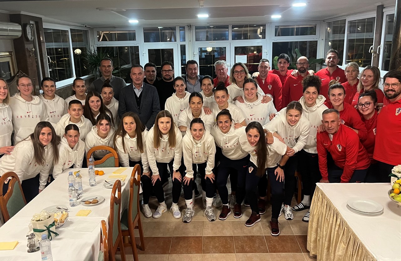 Marijan Kustić i suradnici poželjeli sreću ženskoj reprezentaciji uoči nastupa u Ligi nacija