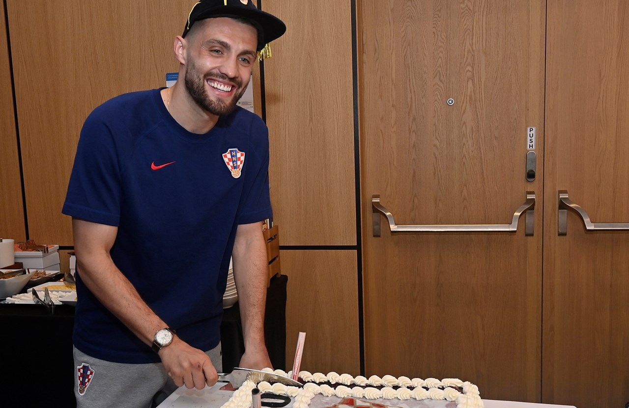 Mateo uz tortu proslavio stoti nastup za Hrvatsku