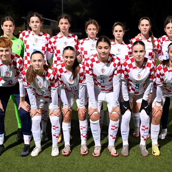 Ženska reprezentacija do 16 godina okupila se za UEFA razvojni turnir