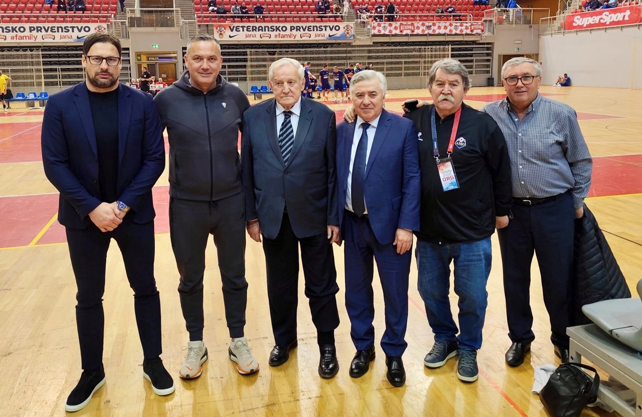 Predsjednik Kustić na završnici 22. Hrvatskog dvoranskog prvenstva veterana