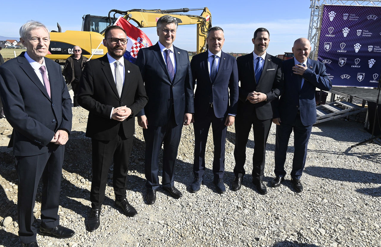 Plenković: "Kamp je poruka zahvale, veselim se prekrasnom projektu HNS-a"