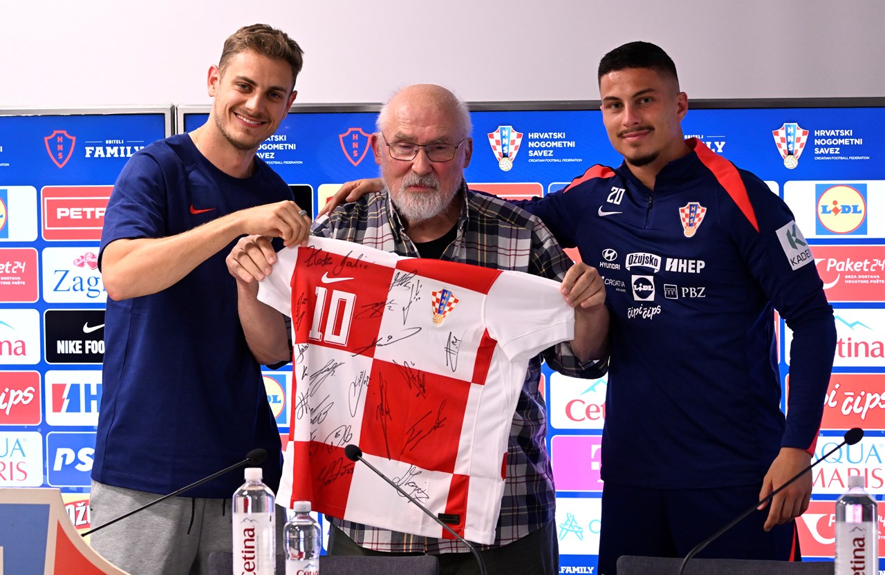 Svečanost za reportera Radio Rijeke Željka Kesoviju