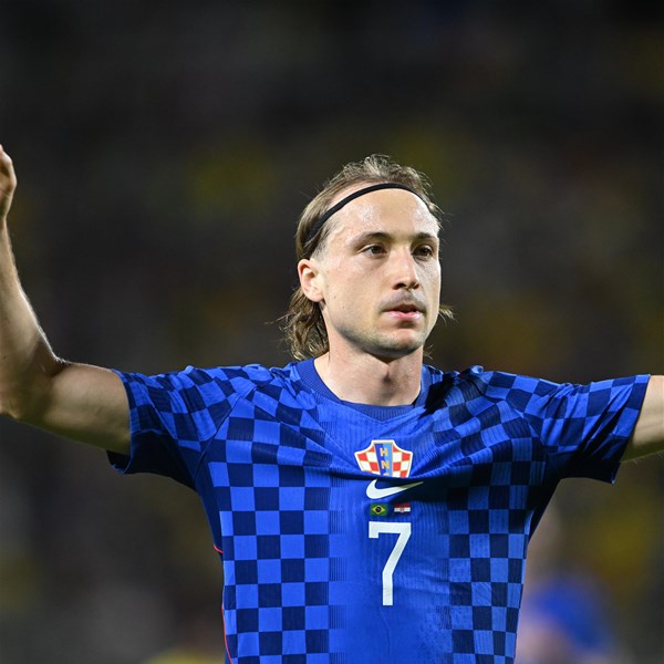 Lovro Majer karijeru nastavlja u AEK-u