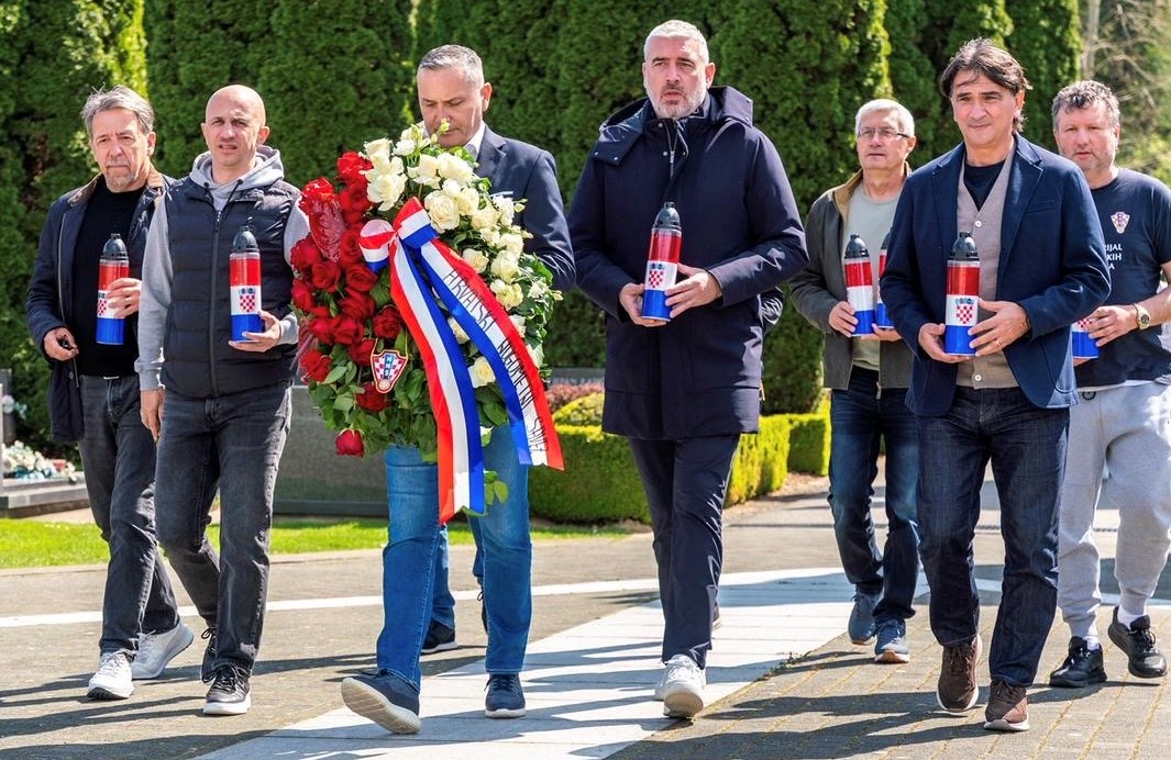 Kustić i delegacija HNS-a odali počast žrtvama Domovinskog rata u Vukovaru