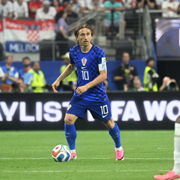 Luka Modrić produljio ugovor s Milanom