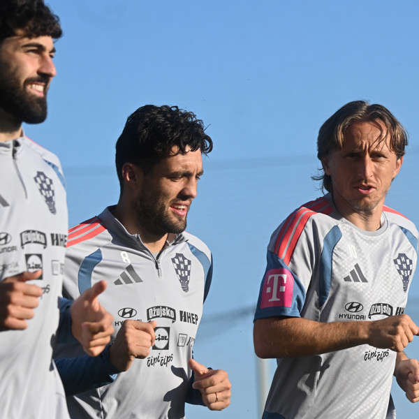 Briljantna asistencija Gvardiola, Modrić asistent za bod Milana